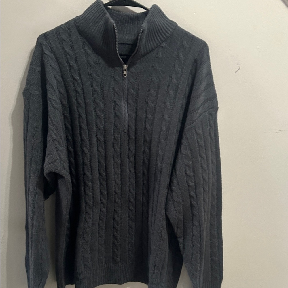 Men's Dark Gray Cable Knit Zip-Up Sweater